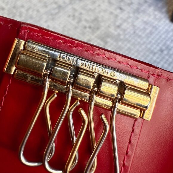 Louis Vuitton Vintage Red Vernis Monogram 4 Key Holder - Picture 14 of 16